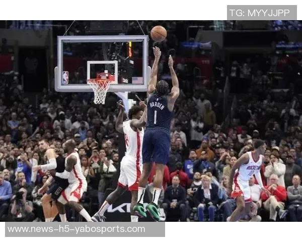 年度争议判罚回顾哈登绝杀遭漏判老詹被扑倒KD关键时刻叫暂停引发热议