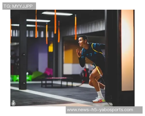 C罗展示健美身材背后的坚持与努力成就职业生涯辉煌